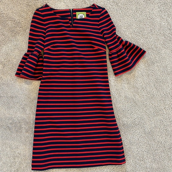 Elizabeth McKay bell sleeve dress! Never been worn! - Picture 4 of 4